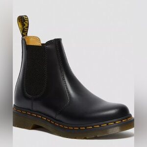 Dr Martens Women’s Smooth Leather Chelsea Boot